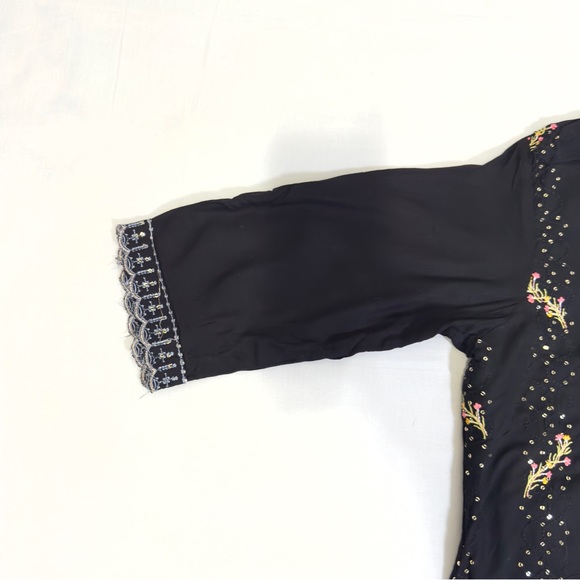 Women Rayon Printed Kurti - Picture 4 of 7